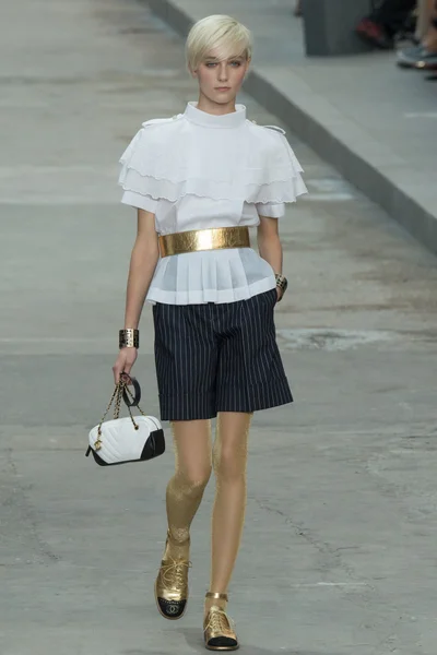 Look 65